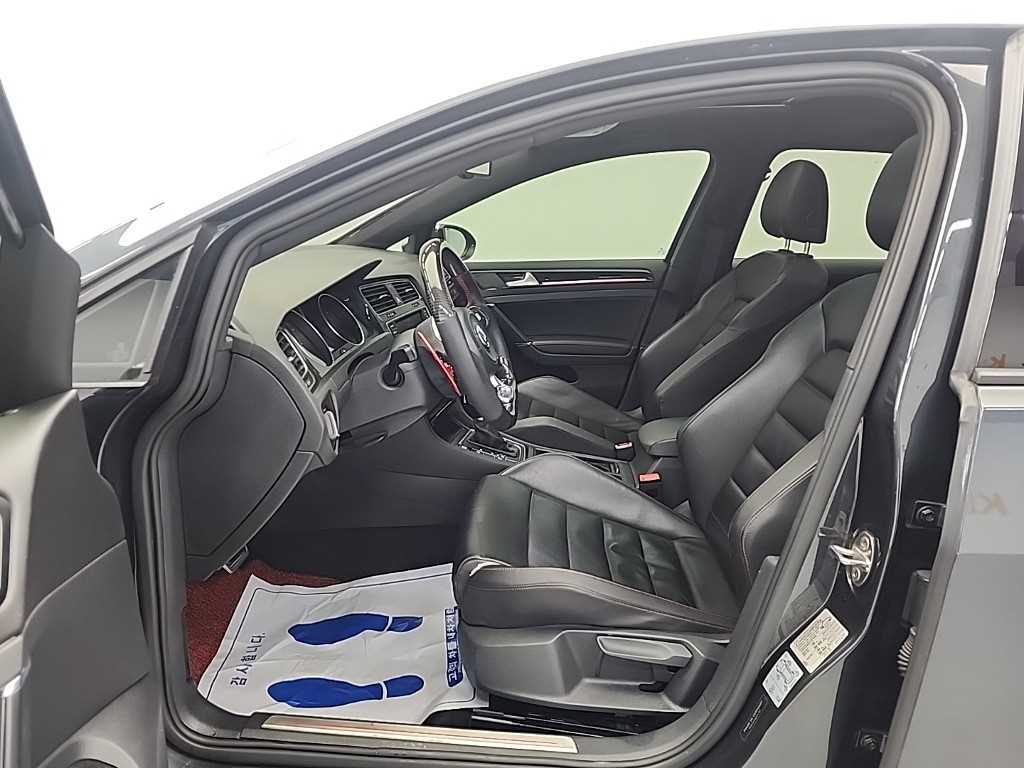 Volkswagen Golf - Vista 11