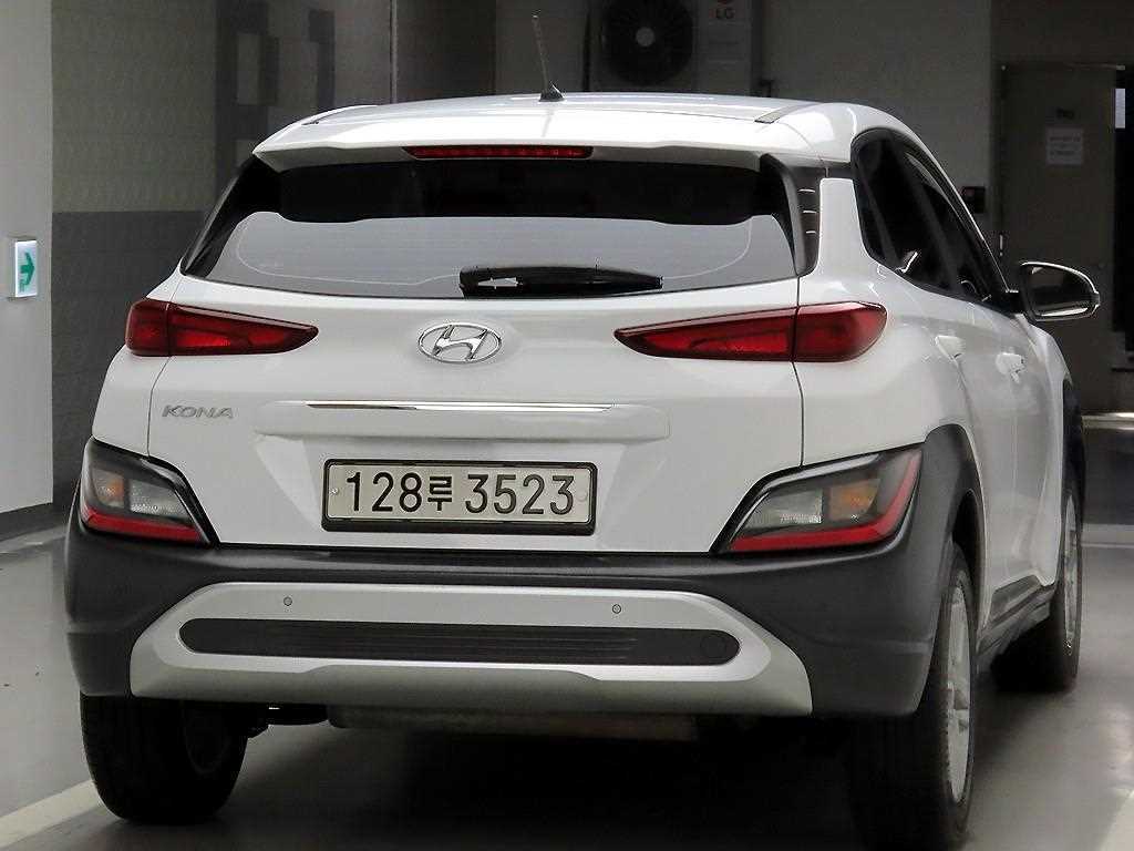 HYUNDAI Kona - Vista 4