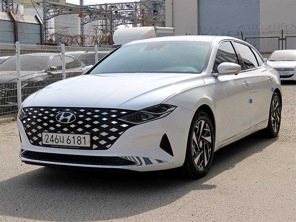 HYUNDAI Grandeur - Vista 2