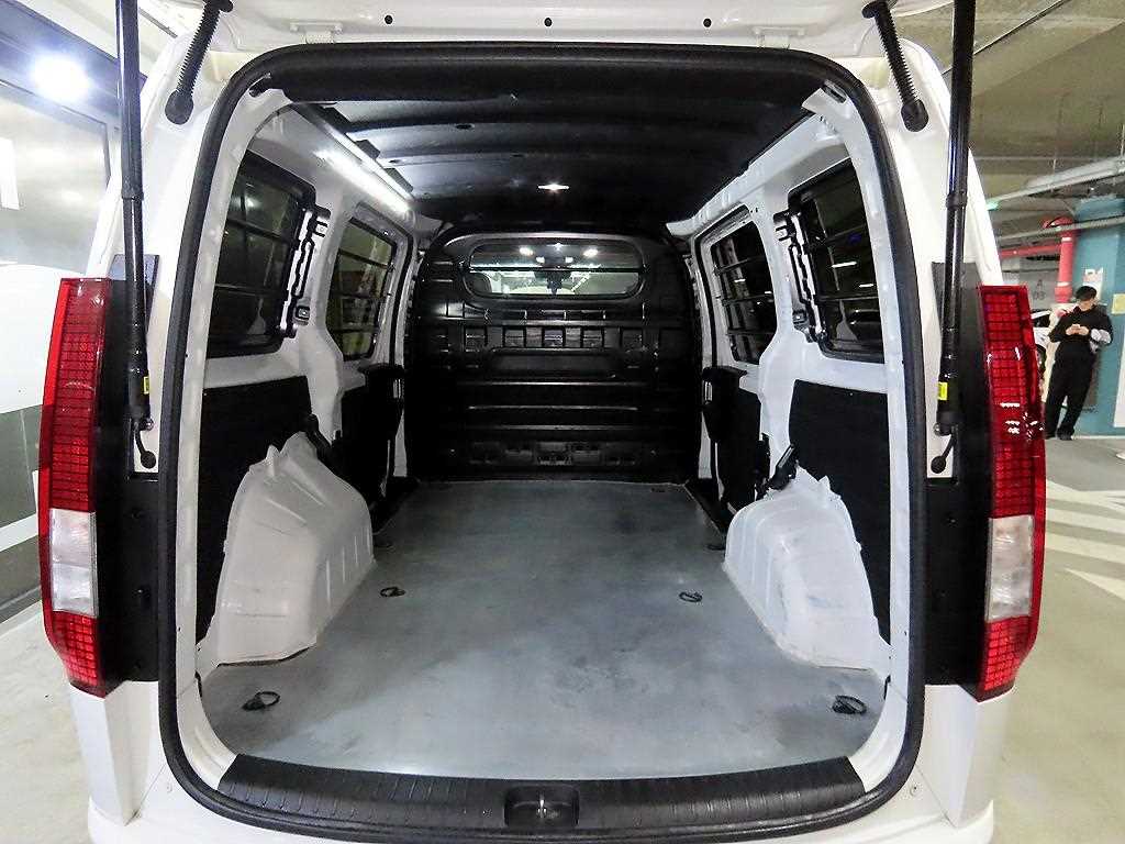 HYUNDAI Staria 2022 Blanco - Importación desde Corea - HF Imports Iquique - Foto 16