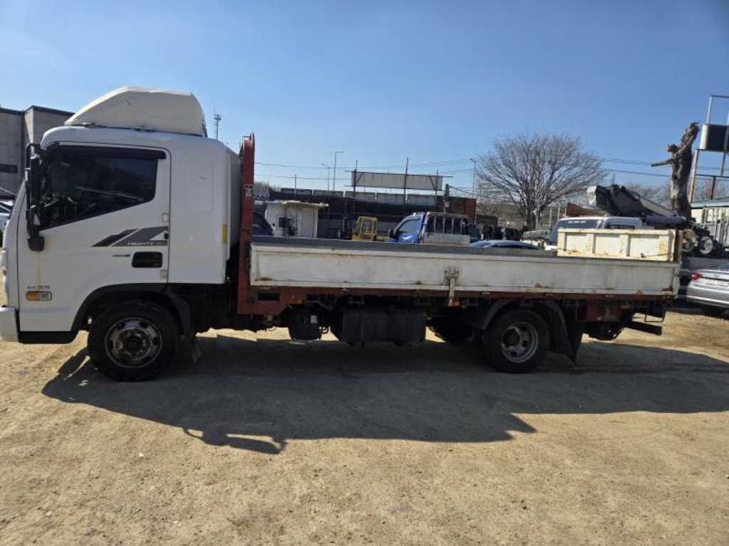 medium and large cargo Cargo 2015 Blanco - Importación desde Corea - HF Imports Iquique - Foto 1