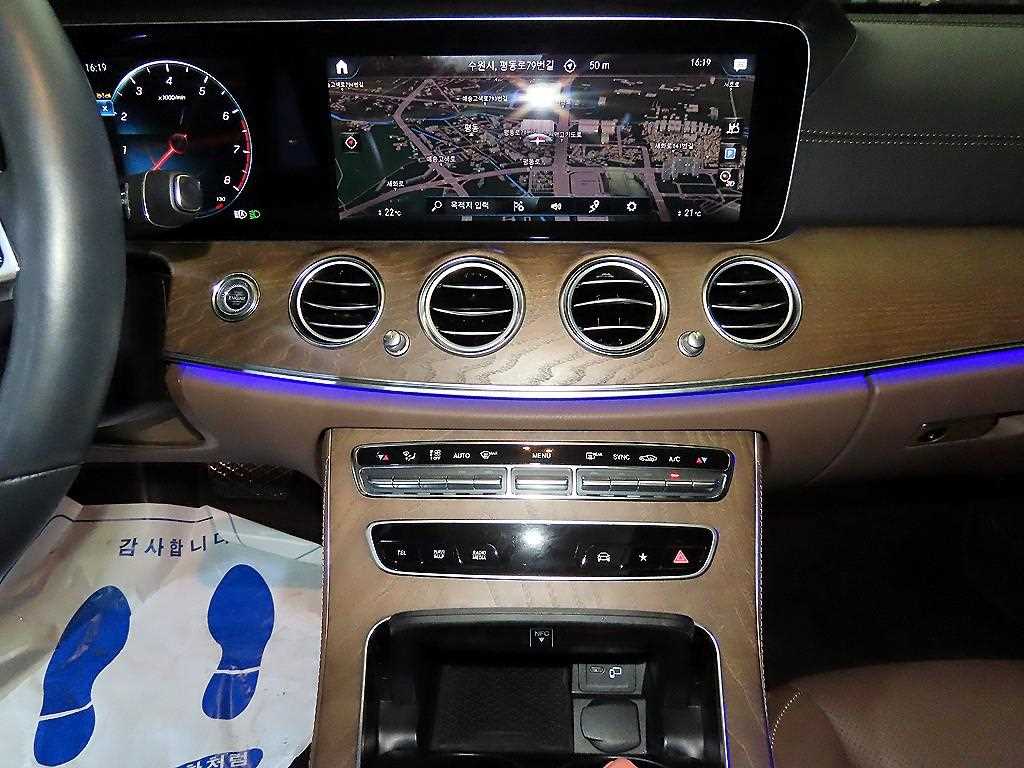 Mercedes Benz E class - Vista 11