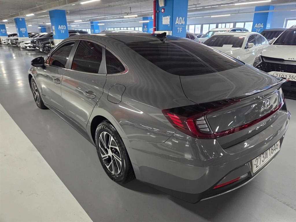 HYUNDAI Sonata - Vista 4