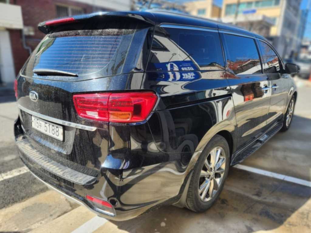 KIA Carnival - Vista 5
