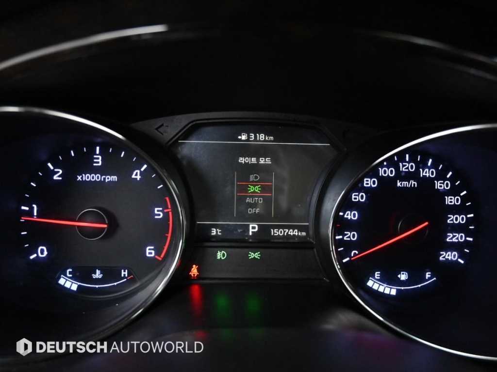 KIA Carnival - Vista 8