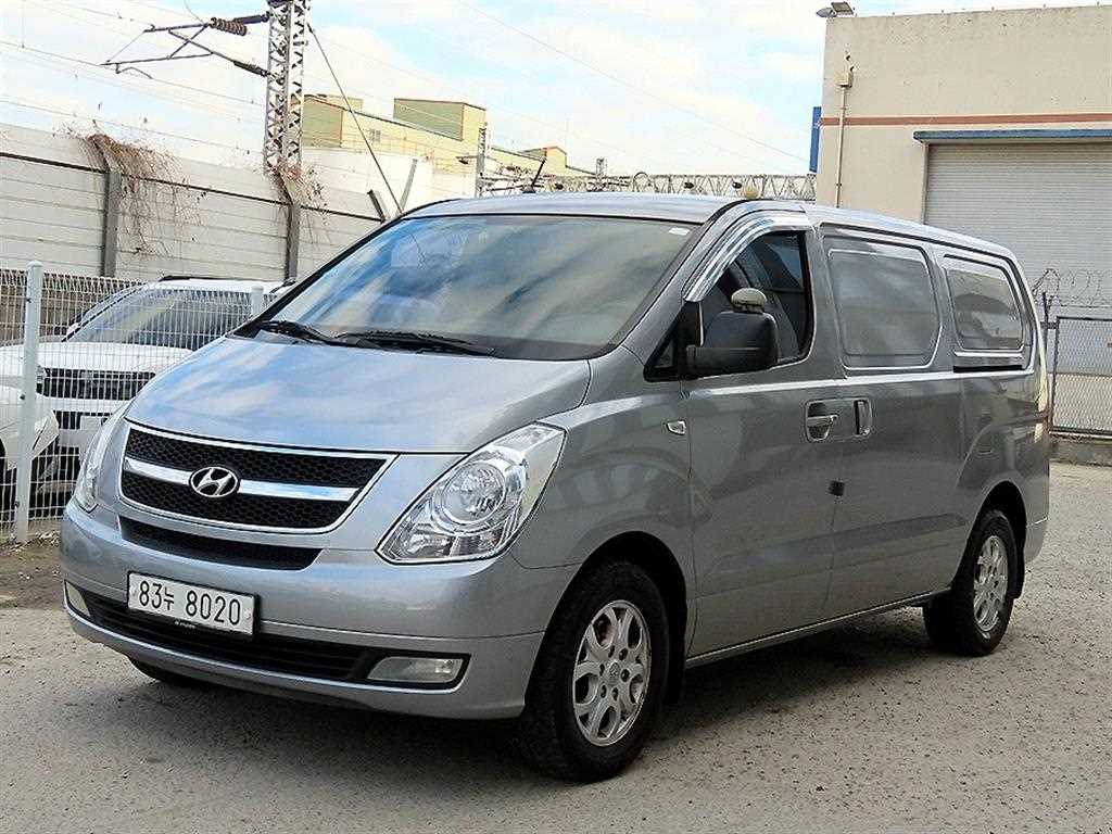 HYUNDAI Starex - Vista 2