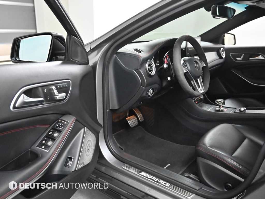 Mercedes Benz GLA Class - Vista 11