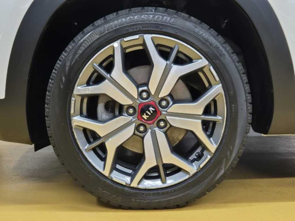 KIA Seltos - Vista 6