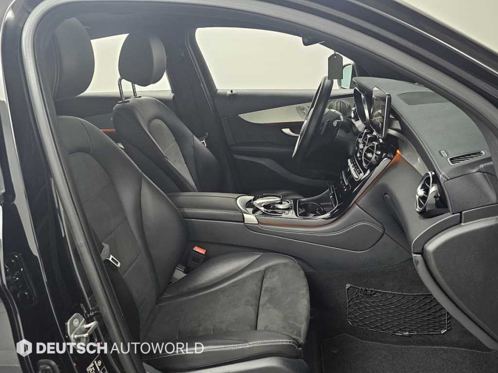 Mercedes Benz GLC Class - Vista 10