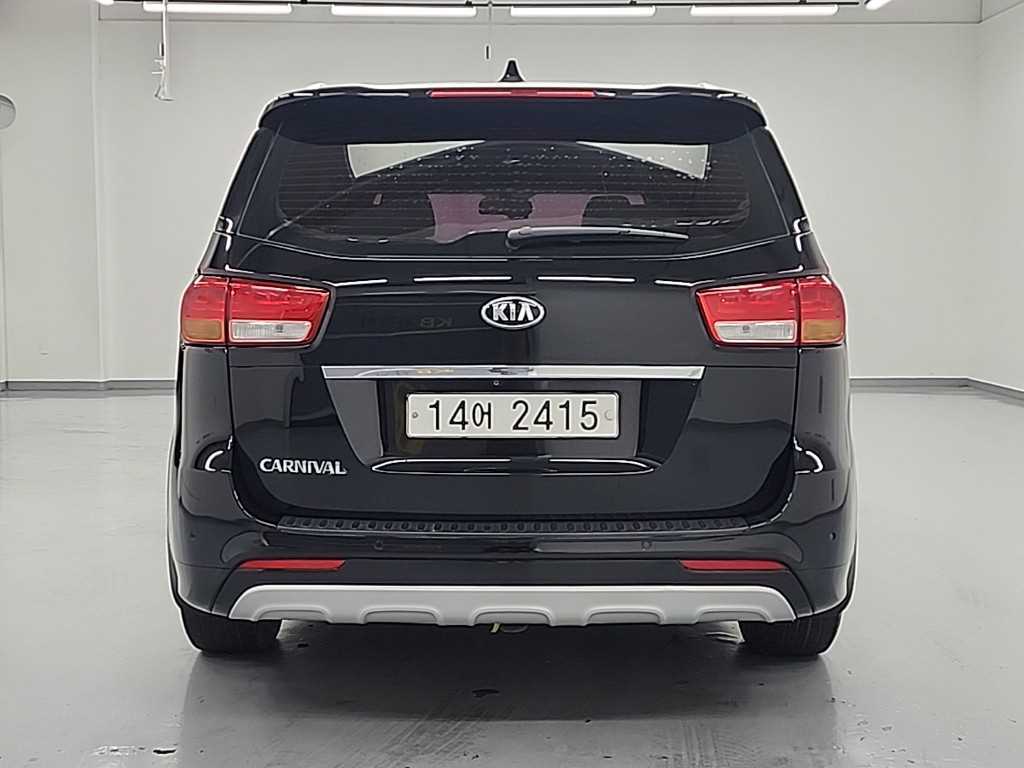 KIA Carnival - Vista 3