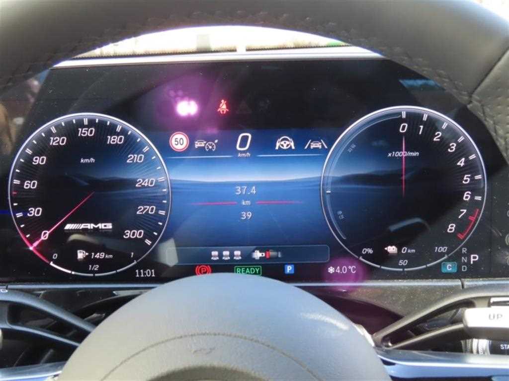 Mercedes Benz E class - Vista 5