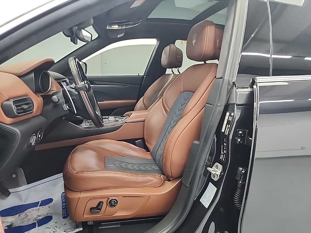 Maserati Levante - Vista 11