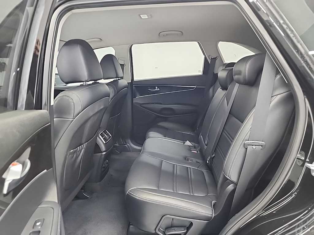 KIA Sorento - Vista 12