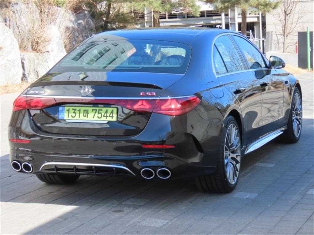 Mercedes Benz E class - Vista 3