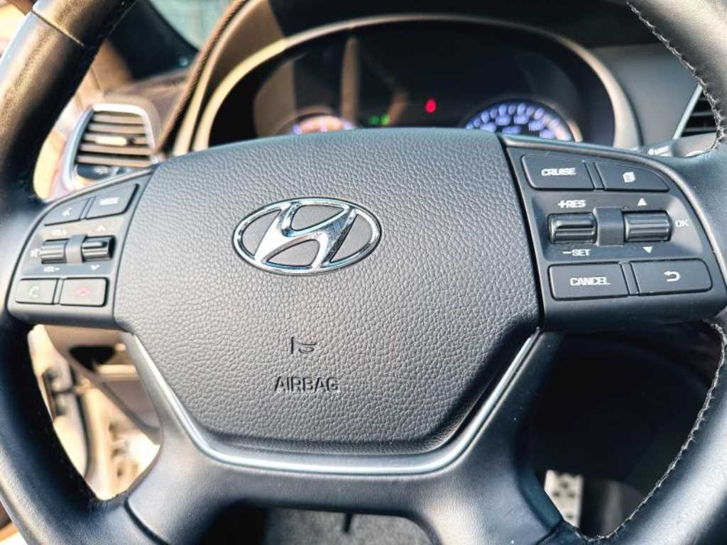 HYUNDAI Aslan - Vista 6