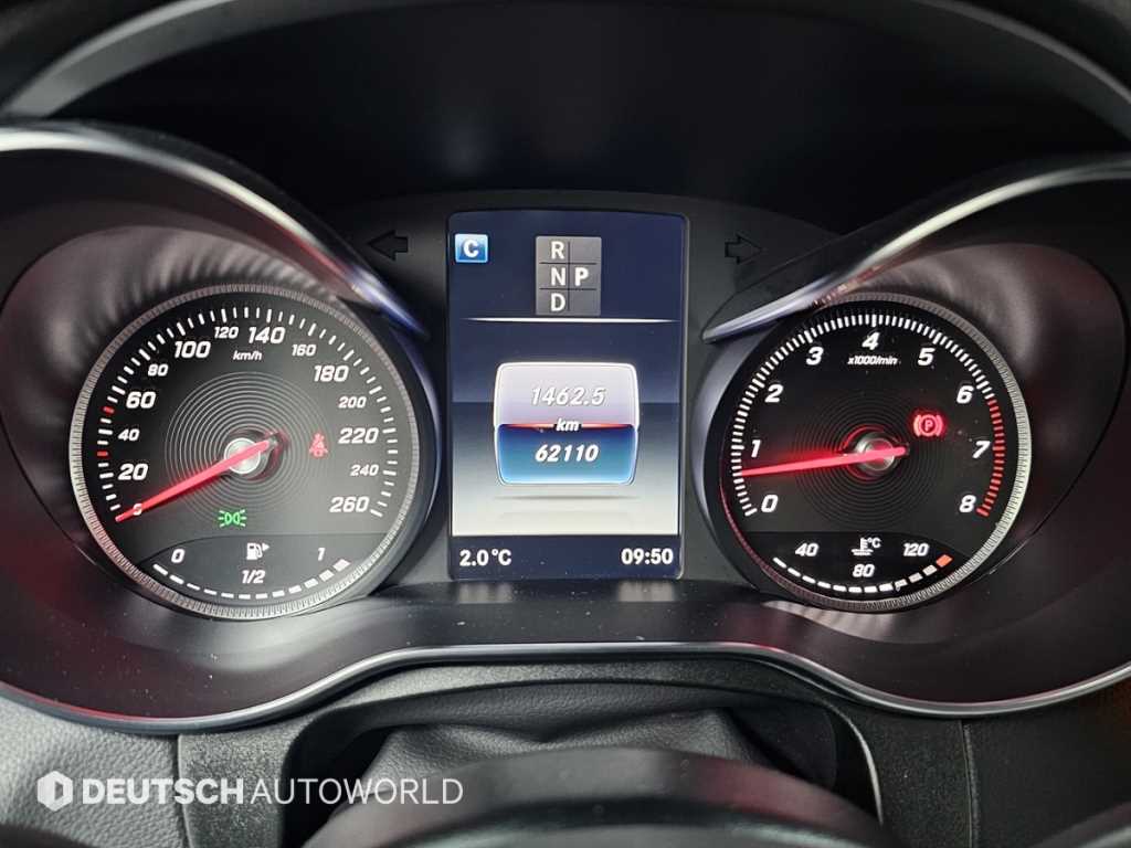 Mercedes Benz GLC Class - Vista 8