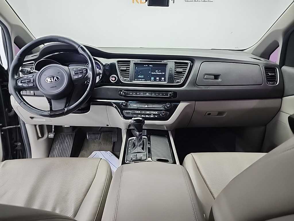 KIA Carnival - Vista 7