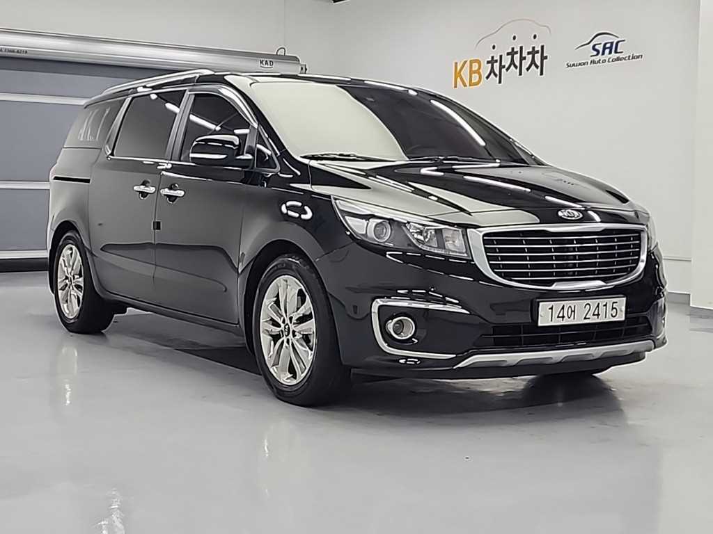 KIA Carnival - Vista 4