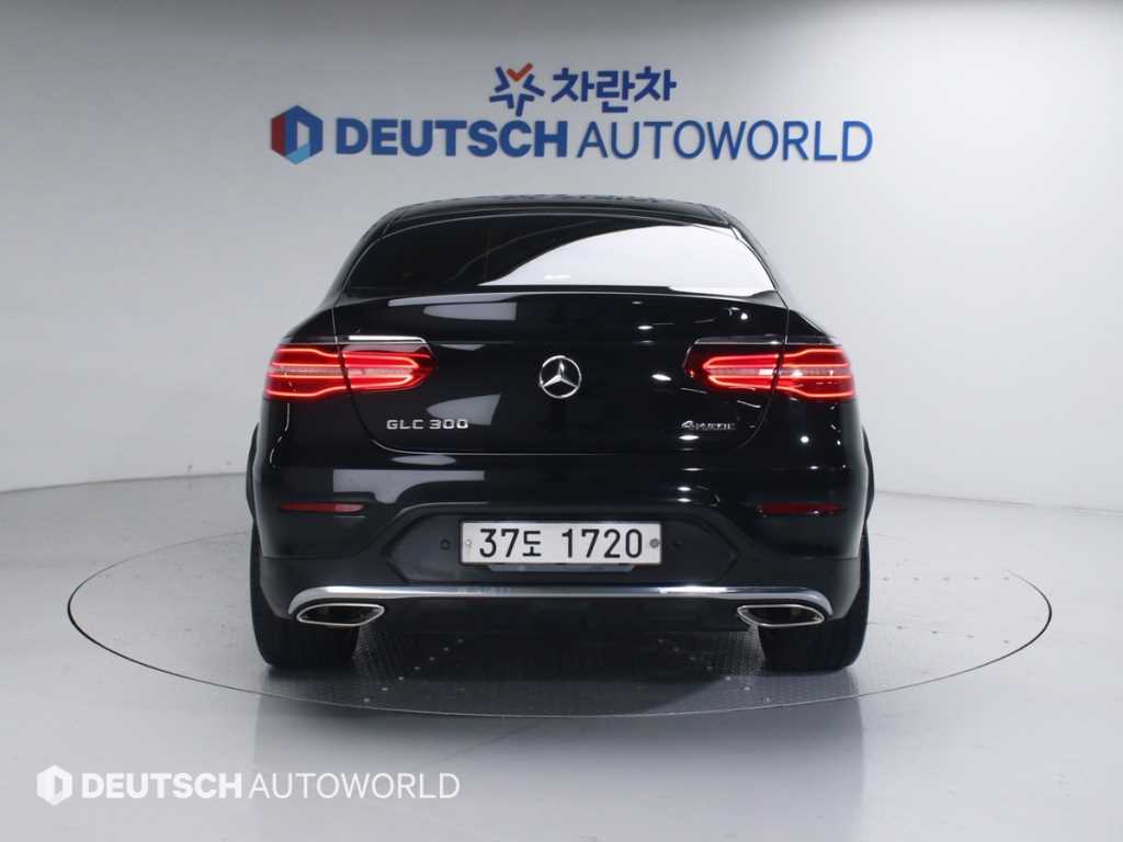 Mercedes Benz GLC Class - Vista 4