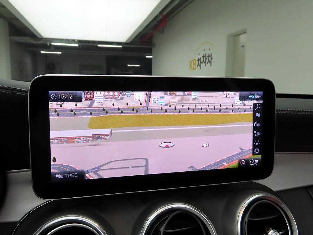 Mercedes Benz C Class - Vista 8