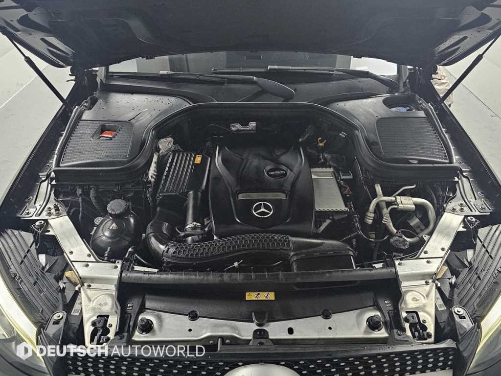 Mercedes Benz GLC Class - Vista 6