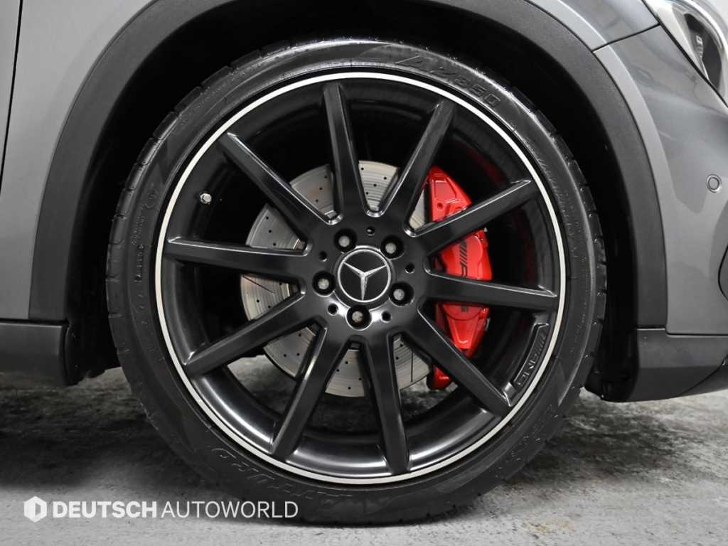 Mercedes Benz GLA Class - Vista 5