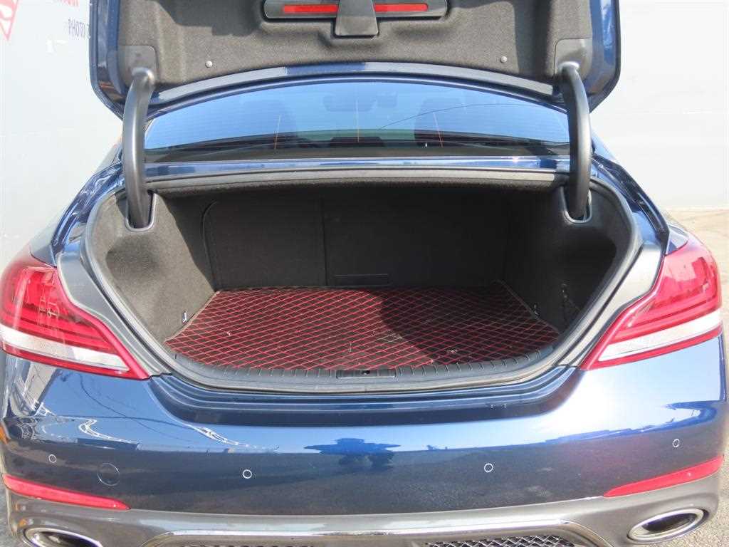 Genesis G70 - Vista 5