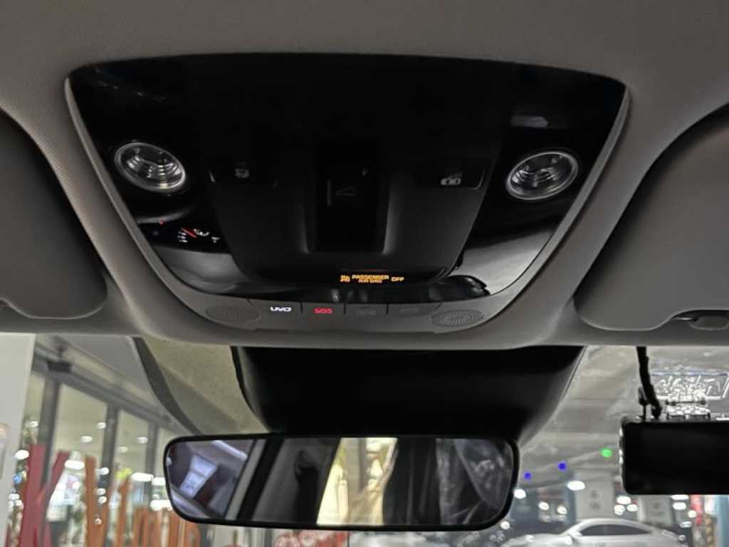 KIA Seltos - Vista 8