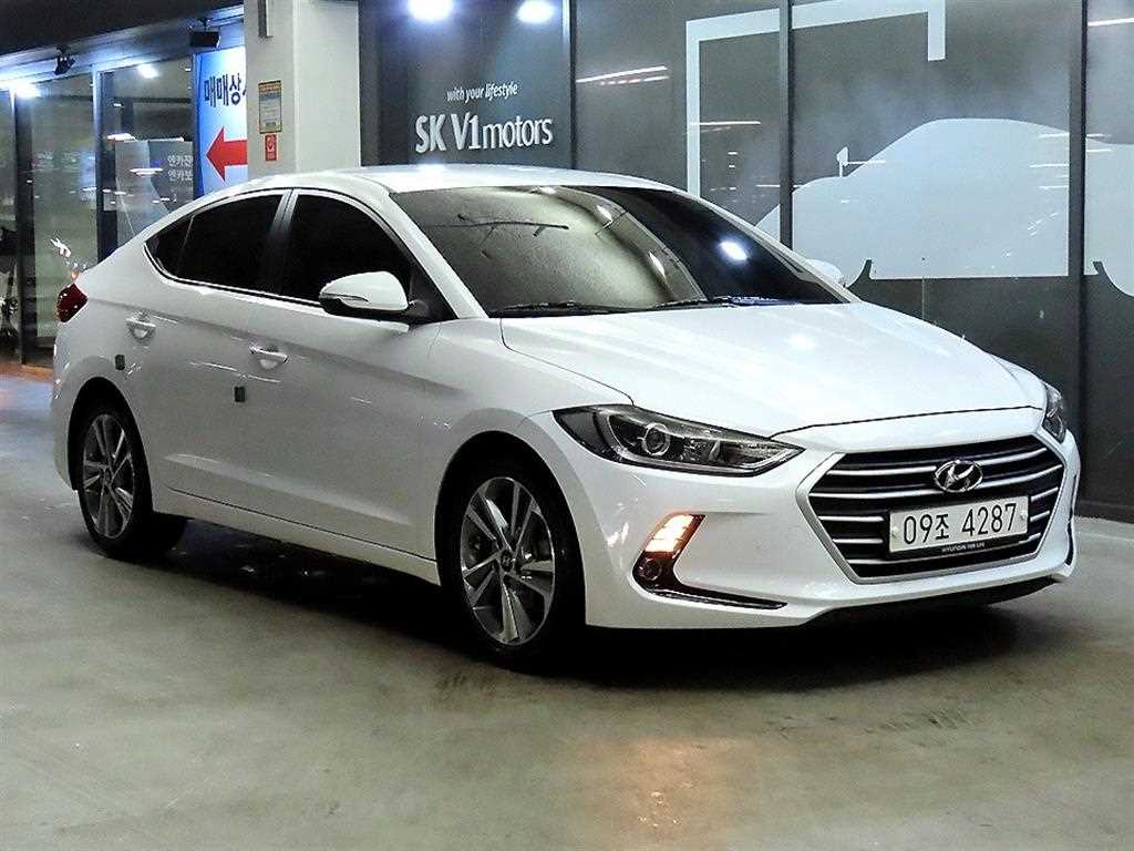 HYUNDAI Avante - Vista 2