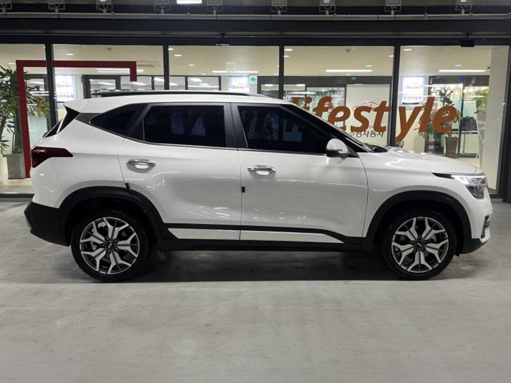 KIA Seltos - Vista 3