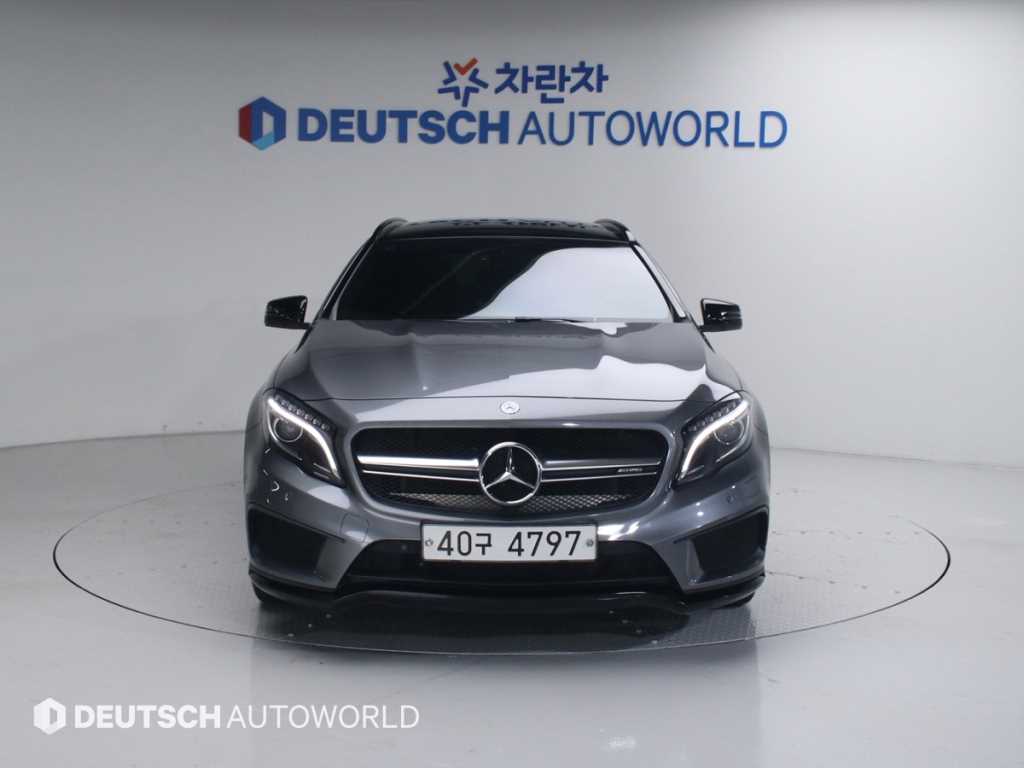 Mercedes Benz GLA Class - Vista 3