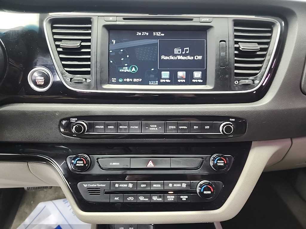 KIA Carnival - Vista 10