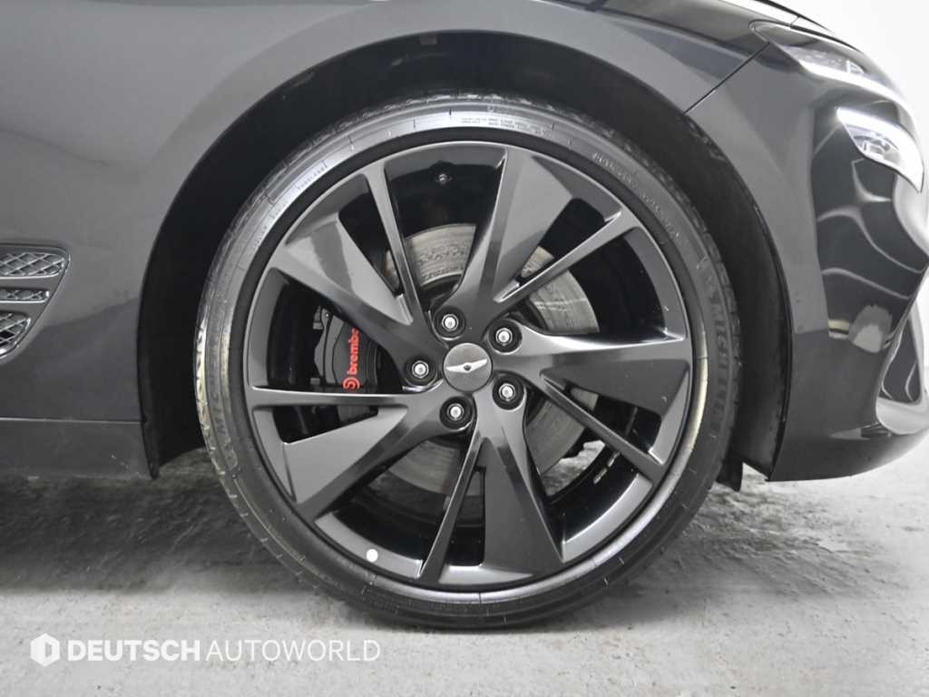 Genesis G70 - Vista 5