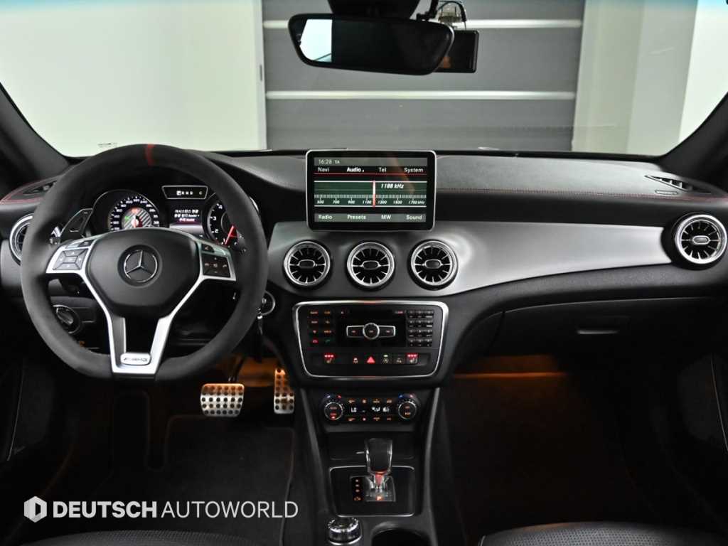 Mercedes Benz GLA Class - Vista 7