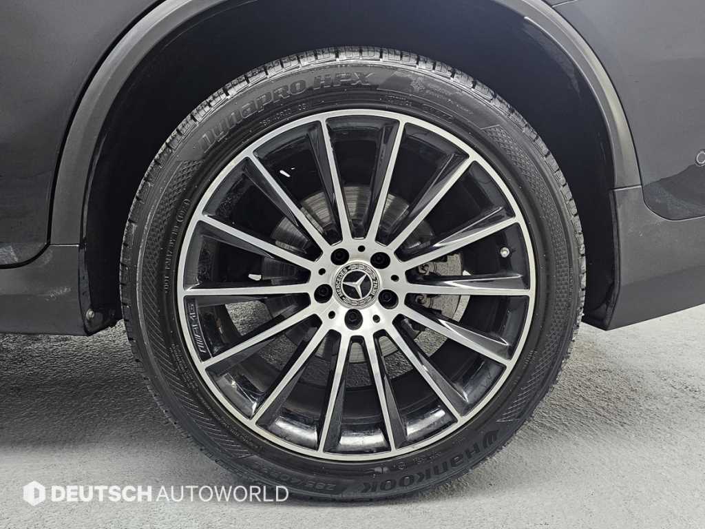 Mercedes Benz GLC Class - Vista 5