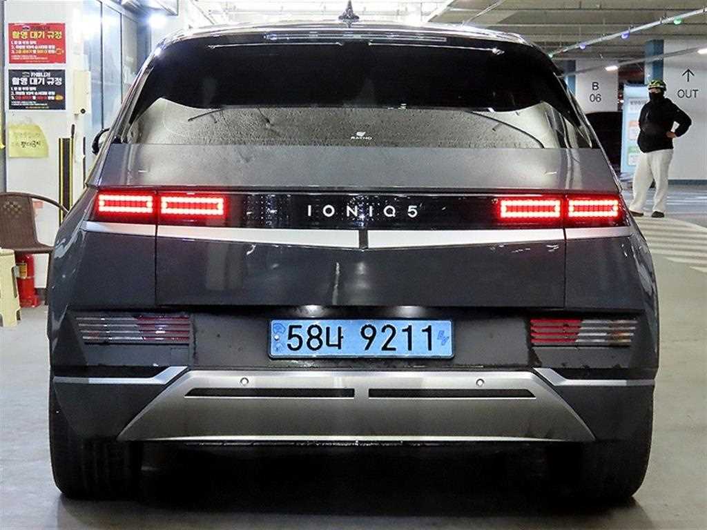 HYUNDAI Ioniq 5 - Vista 5