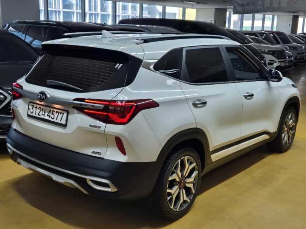 KIA Seltos - Vista 4