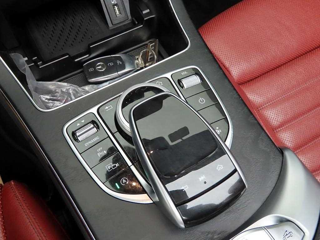 Mercedes Benz C Class - Vista 11