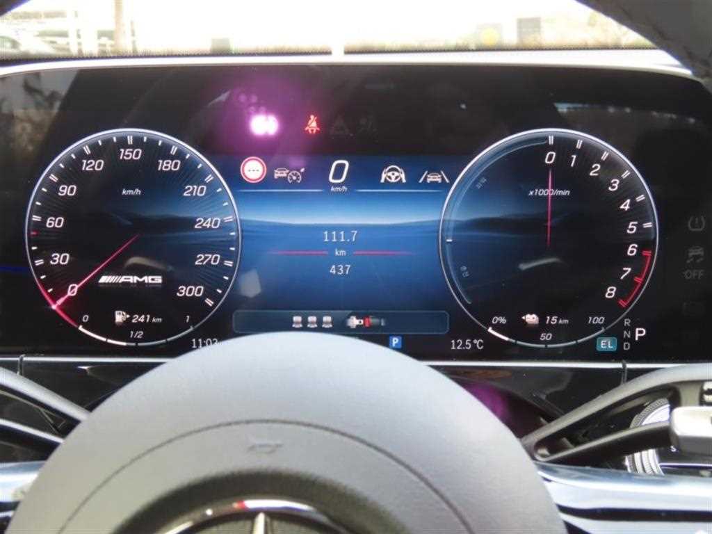 Mercedes Benz E class - Vista 5