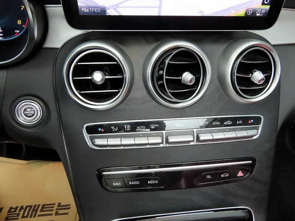 Mercedes Benz C Class - Vista 9