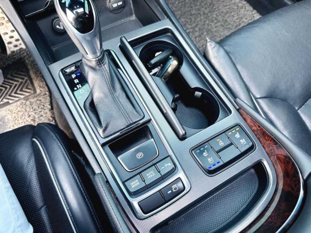 HYUNDAI Aslan - Vista 11