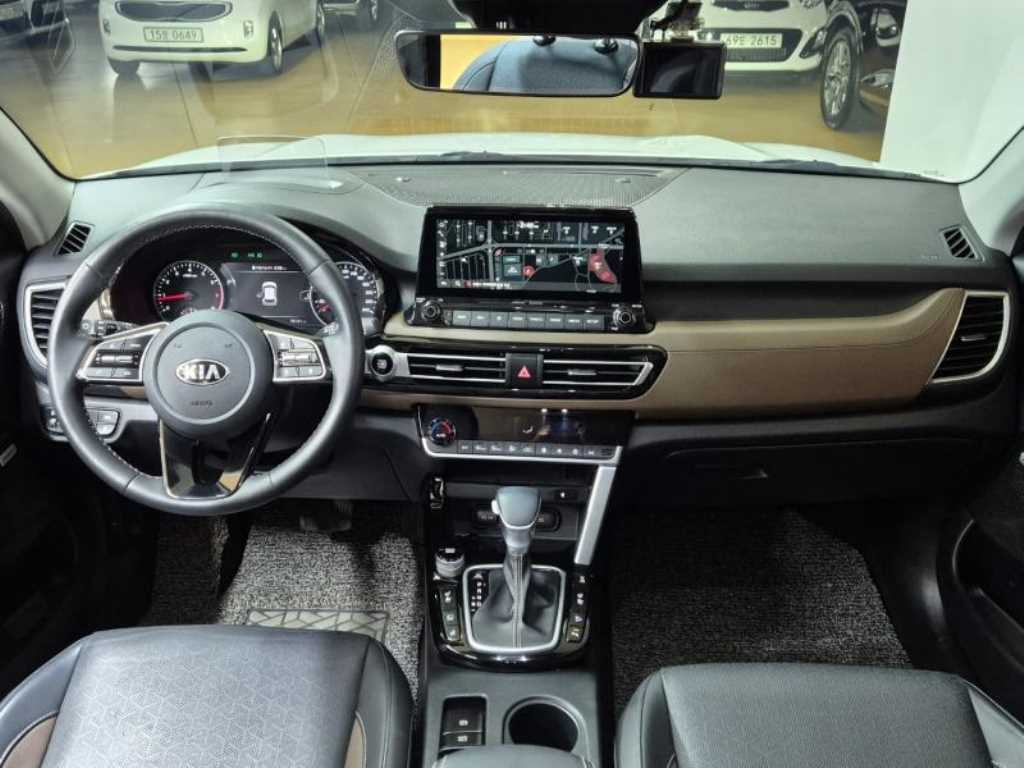 KIA Seltos - Vista 10