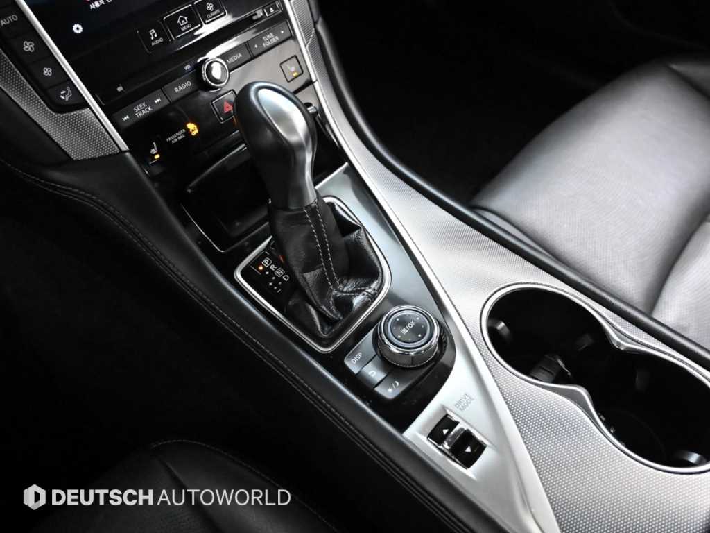 Infiniti Q - Vista 9