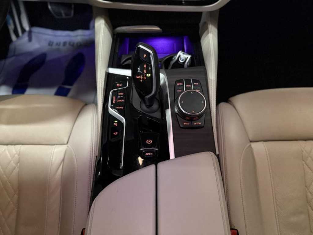 BMW 5 Series 2021 Negro - Importación desde Corea - HF Imports Iquique - Foto 13