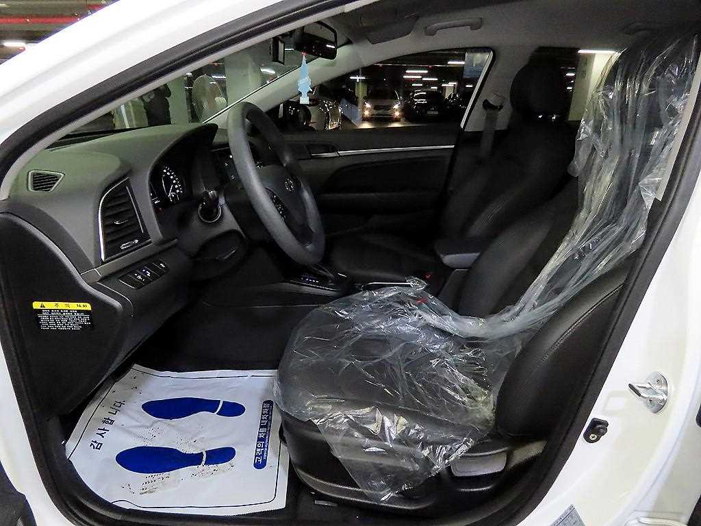 HYUNDAI Avante - Vista 6