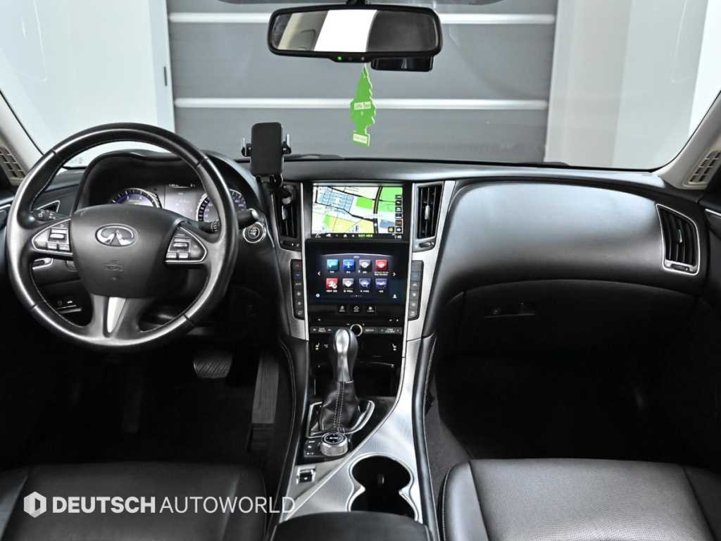 Infiniti Q - Vista 7