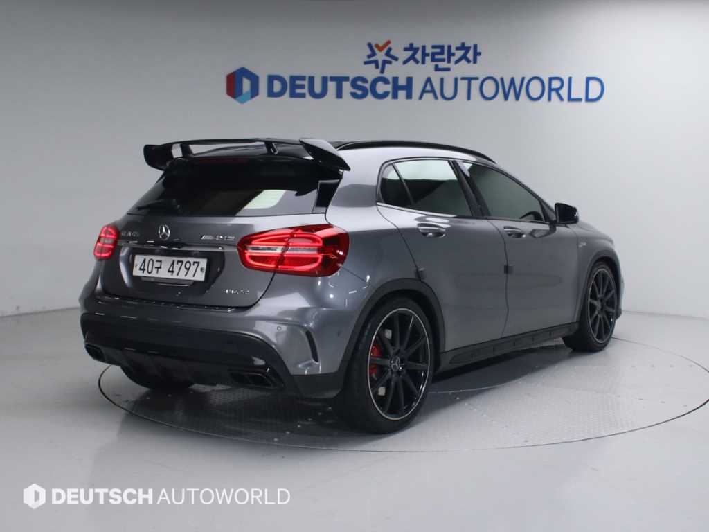 Mercedes Benz GLA Class - Vista 2