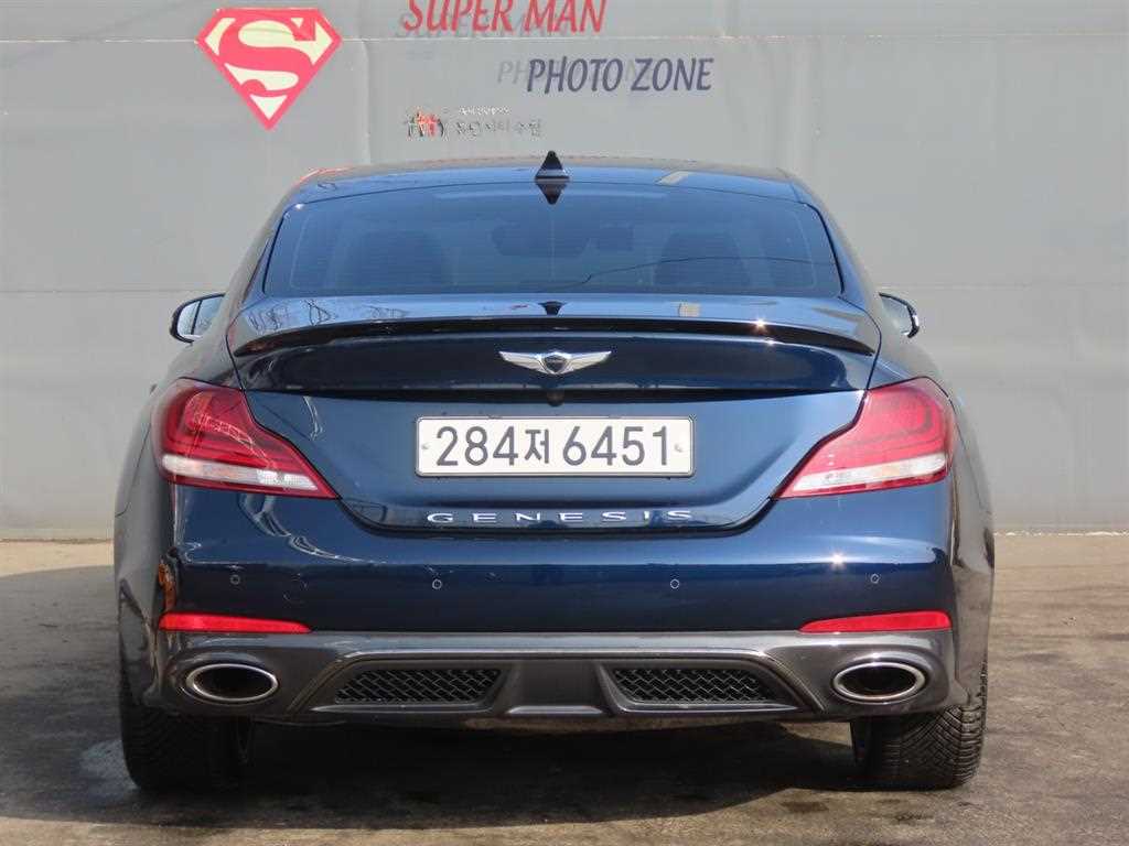 Genesis G70 - Vista 4