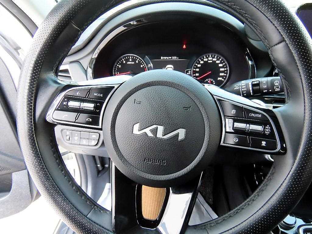 KIA Seltos - Vista 8