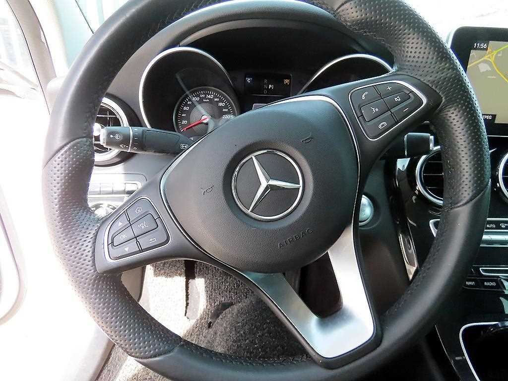 Mercedes Benz C Class - Vista 8